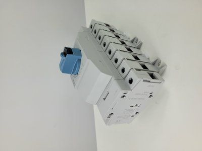Перемикач трипозиційний YRO YRAS80-DB63R-3 AC Isolator Switch 4P 63A 40463 фото